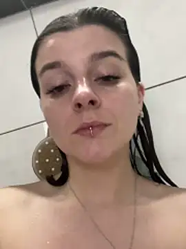 LilyIrons online show from 04/17/26, 04:54