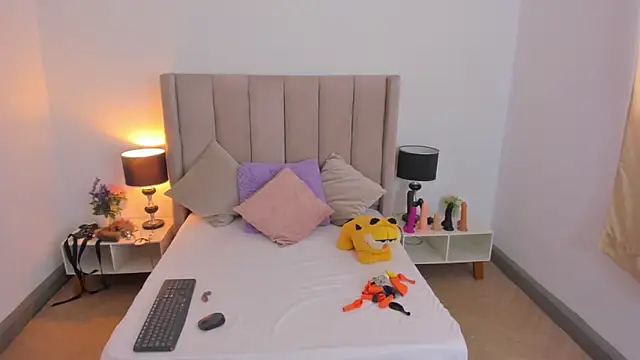 evvaa moon69 online show from 09/30/25, 12:43