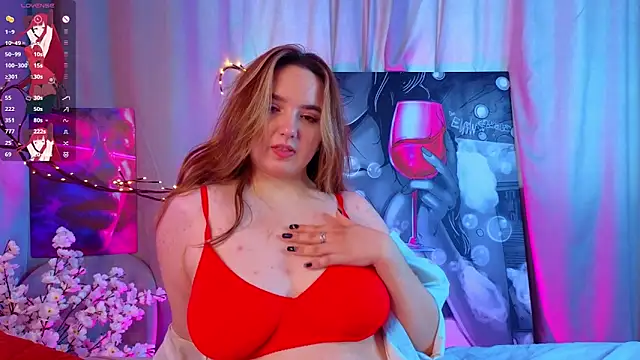 Snapshot of LucilleMcBride chatting on 11/21/25, 07:07 LucilleMcBride online show from 11/21/25, 07:07