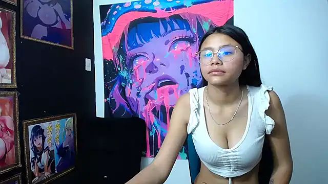 SofieLove 01 online show from 11/18/25, 07:02