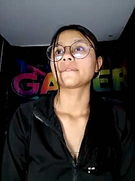 SofieLove 01 online show from 04/19/26, 06:56