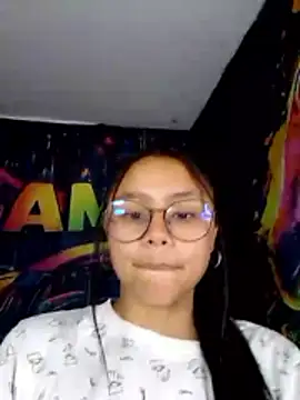 SofieLove 01 online show from 04/24/26, 07:00