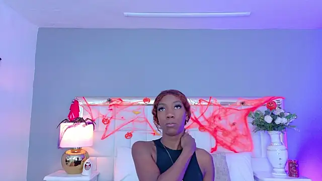 MadeleineHocker online show from 10/23/25, 01:43