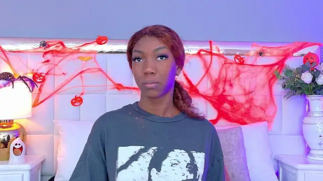 MadeleineHocker online show from 10/30/25, 12:17