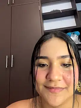 noa moon online show from 12/21/25, 04:14