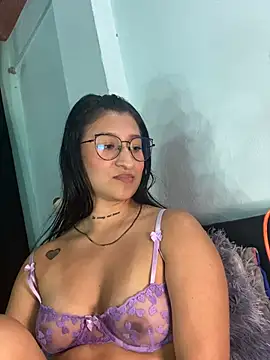 EVAH LEE  online show from 04/23/26, 12:01