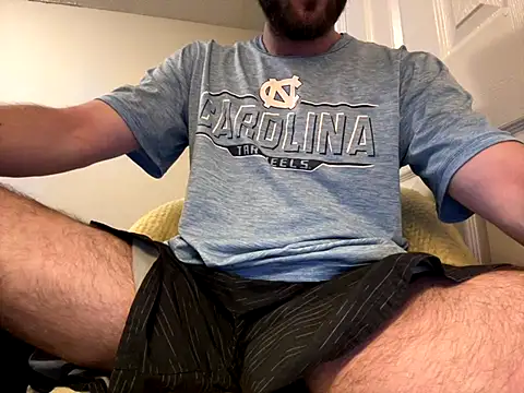 Snapshot of straightguy2233 chatting on 09/20/25, 03:40 straightguy2233 online show from 09/20/25, 03:40