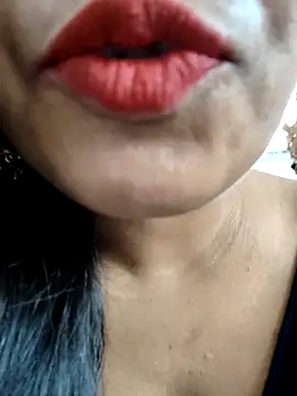 Snapshot of Sofia-ex chatting on 10/21/25, 08:26 Sofia-ex online show from 10/21/25, 08:26