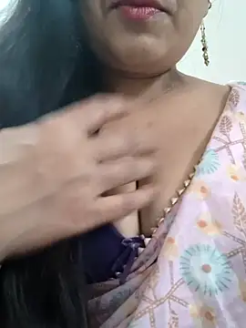 Snapshot of Sofia-ex chatting on 10/31/25, 05:08 Sofia-ex online show from 10/31/25, 05:08