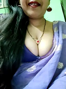 Snapshot of Sofia-ex chatting on 12/05/25, 06:44 Sofia-ex online show from 12/05/25, 06:44