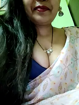 Snapshot of Sofia-ex chatting on 12/16/25, 05:34 Sofia-ex online show from 12/16/25, 05:34