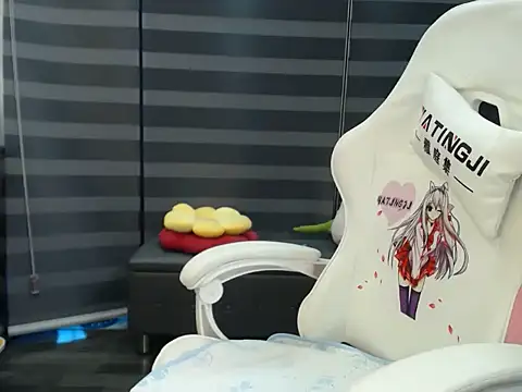 Snapshot of NANA_199k chatting on 10/29/25, 11:39 NANA 199k online show from 10/29/25, 11:39