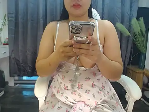 Snapshot of NANA_199k chatting on 11/18/25, 05:23 NANA 199k online show from 11/18/25, 05:23