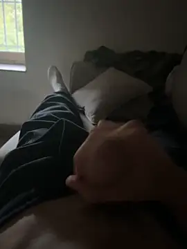 Snapshot of Zoro404040 chatting on 09/29/25, 05:18 Zoro404040 online show from 09/29/25, 05:18