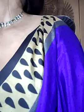 annanya01 online show from 09/29/25, 12:32