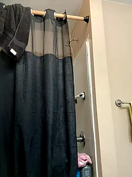 Snapshot of Bigrich112277 chatting on 10/22/25, 10:15 Bigrich112277 online show from 10/22/25, 10:15