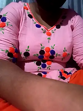 Snapshot of ANNA_HOT111 chatting on 10/18/25, 04:30 ANNA HOT111 online show from 10/18/25, 04:30