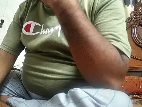 Snapshot of nurel019 chatting on 11/21/25, 03:38 nurel019 online show from 11/21/25, 03:38