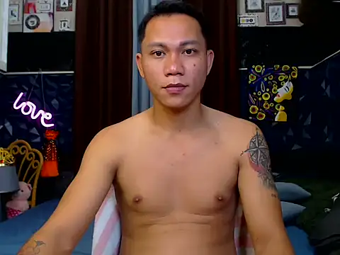 Snapshot of princenavheen chatting on 10/27/25, 02:37 princenavheen online show from 10/27/25, 02:37