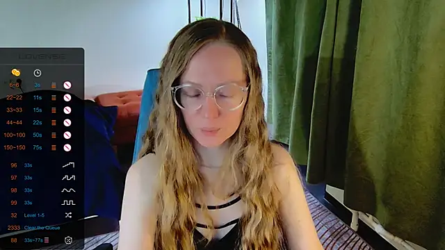 Snapshot of _Goldilocks_ chatting on 09/14/25, 06:45  Goldilocks  online show from 09/14/25, 06:45