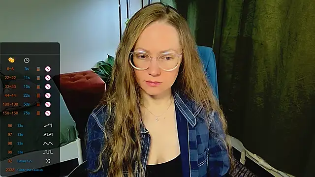 Snapshot of _Goldilocks_ chatting on 09/25/25, 07:23  Goldilocks  online show from 09/25/25, 07:23