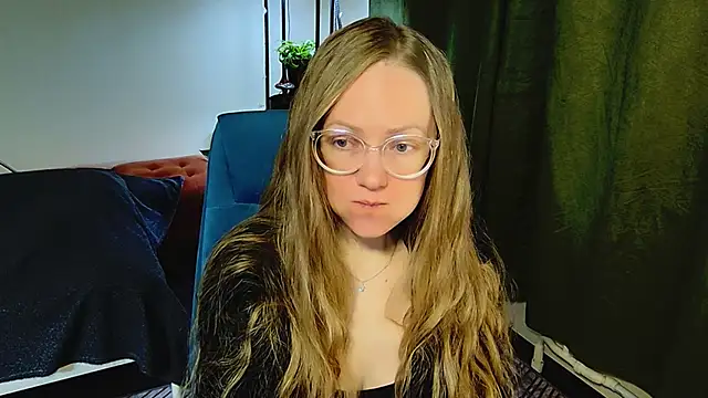 Snapshot of _Goldilocks_ chatting on 09/26/25, 06:39  Goldilocks  online show from 09/26/25, 06:39