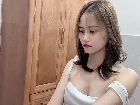 Truclynk1702 online show from 09/17/25, 04:19