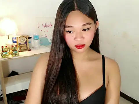 Malia cummer online show from 10/15/25, 10:21