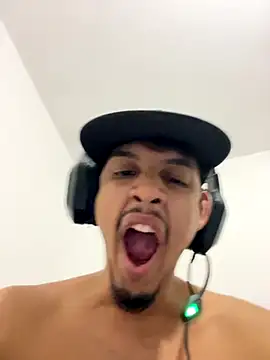 Snapshot of BAGHEERAPGG chatting on 09/27/25, 01:32 BAGHEERAPGG online show from 09/27/25, 01:32