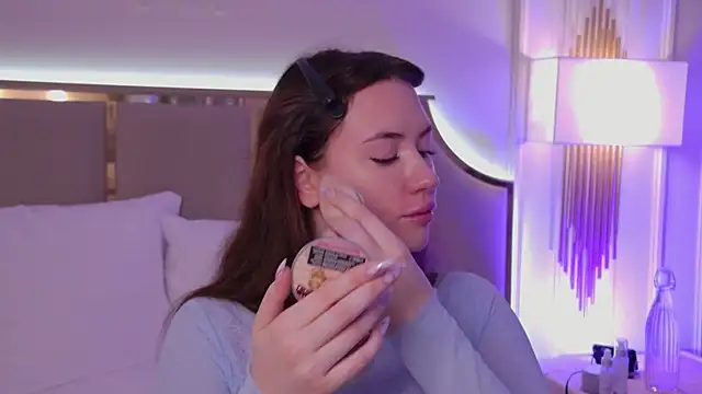 MeganStrain online show from 09/27/25, 03:11