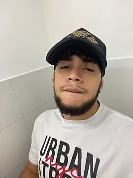 enzo vittale03  online show from 04/24/26, 02:47