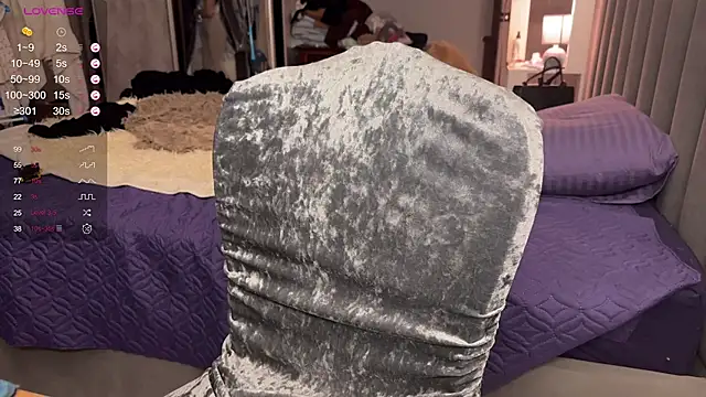 emily is here  online show from 11/28/25, 04:37