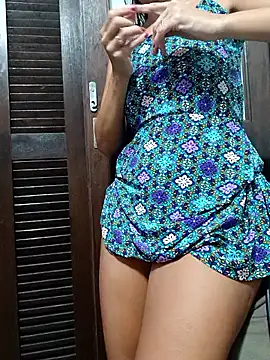 cicinha3657 online show from 04/15/26, 05:25