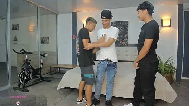 Bisexlifehot   online show from 11/10/25, 11:04