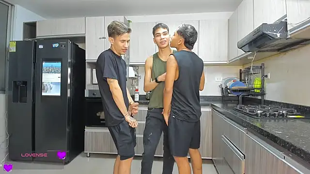 Bisexlifehot   online show from 02/07/26, 11:08