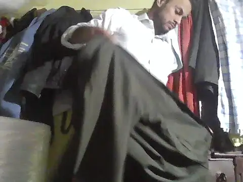 ursdreamperson online show from 12/04/25, 02:37