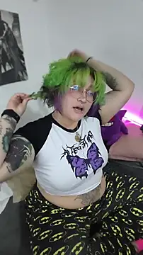 XxGreenGoodxX online show from 04/22/26, 08:21