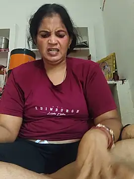 Snapshot of Chhaya_hot chatting on 06/11/26, 02:11 Chhaya hot online show from 06/11/26, 02:11