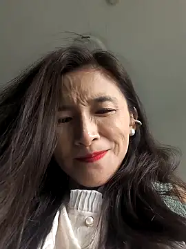 Snapshot of wsyx326 chatting on 10/17/25, 04:37 wsyx326 online show from 10/17/25, 04:37