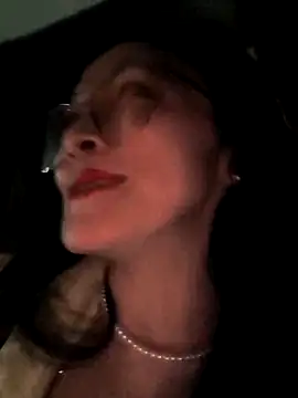 Snapshot of wsyx326 chatting on 10/29/25, 04:04 wsyx326 online show from 10/29/25, 04:04