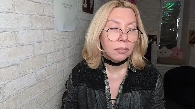 Wendy Waves online show from 10/02/25, 12:23