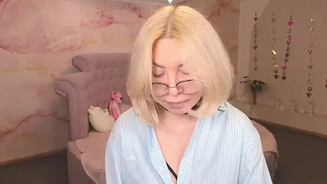 Wendy Waves online show from 10/18/25, 11:11