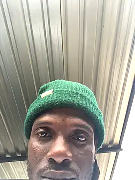 Snapshot of cuminsidebby chatting on 10/19/25, 11:55 cuminsidebby online show from 10/19/25, 11:55