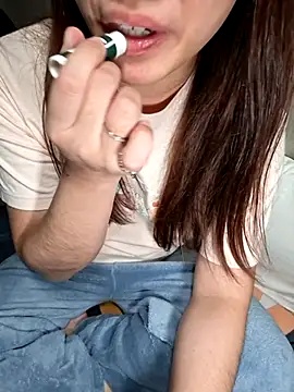 hihiakiko online show from 03/18/26, 03:15