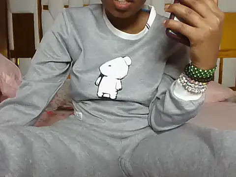 Snapshot of Nodia32 chatting on 09/24/25, 11:24 Nodia32 online show from 09/24/25, 11:24