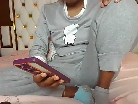 Snapshot of Nodia32 chatting on 09/24/25, 11:30 Nodia32 online show from 09/24/25, 11:30