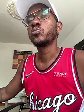 Snapshot of AndyCalifornia1 chatting on 02/07/26, 04:11 AndyCalifornia1 online show from 02/07/26, 04:11