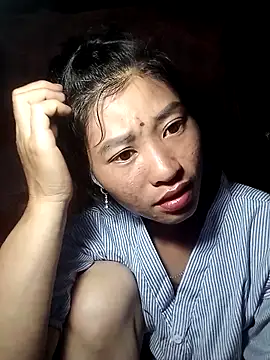 Phuongphuongg online show from 10/14/25, 01:45