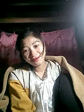 Phuongphuongg online show from 11/13/25, 02:43