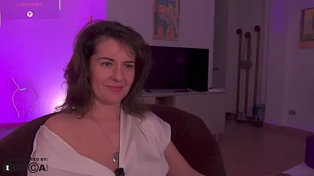 Witch in Silk online show from 11/19/25, 04:07